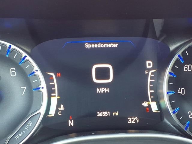 Used 2025 Chrysler Pacifica Select image 24