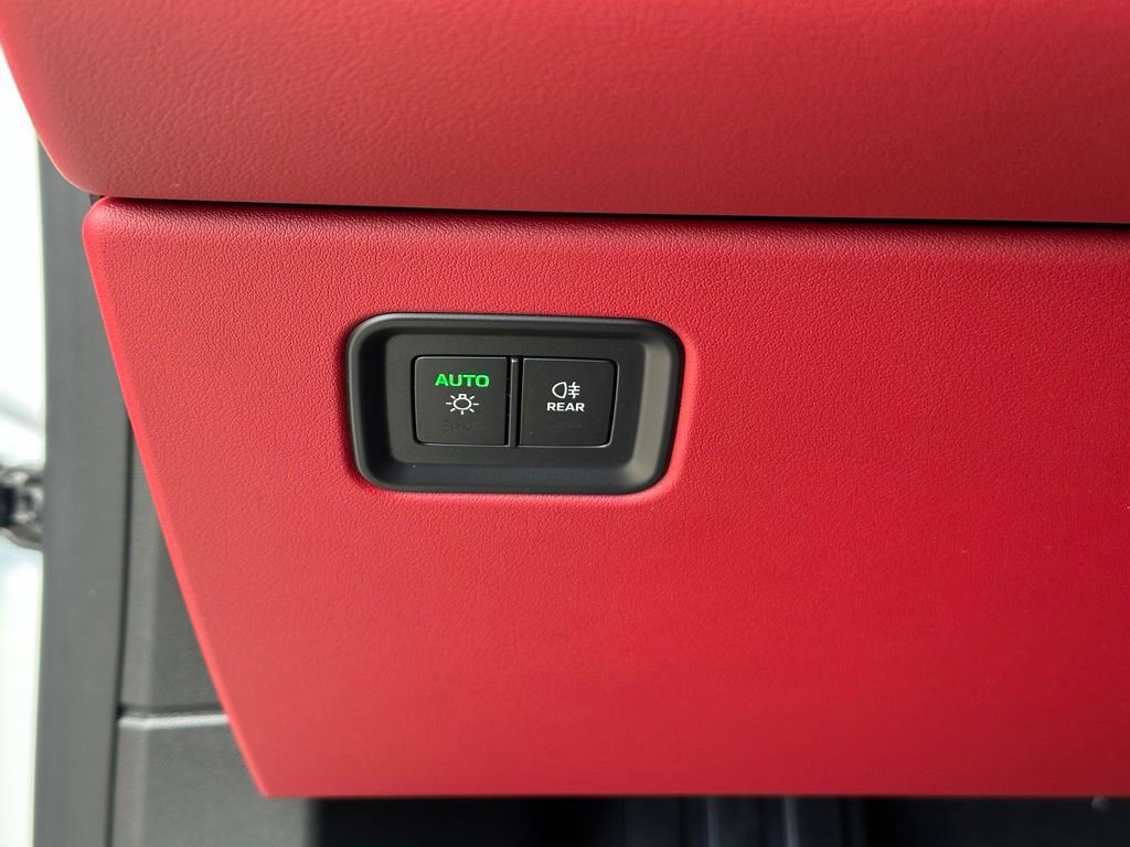 Used 2026 Porsche Macan 4S Electric image 35