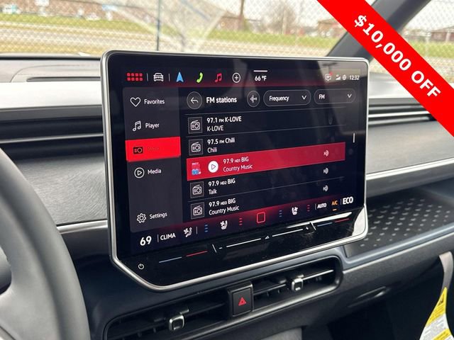 New 2025 Volkswagen ID. Buzz Pro S image 18