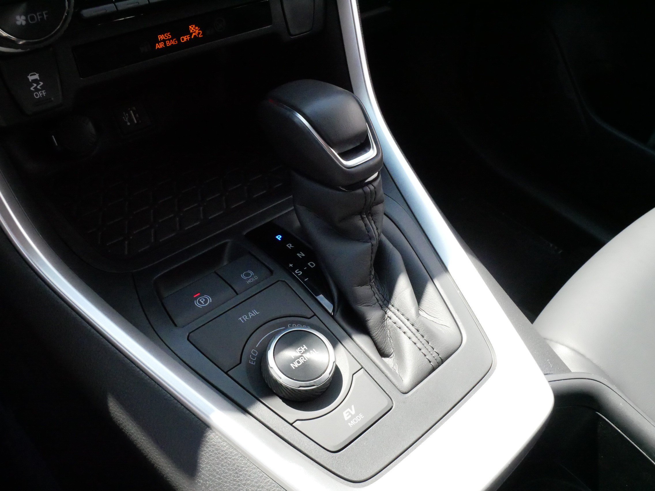 Certified 2025 Toyota RAV4 XLE Premium AWD/4WD image 24