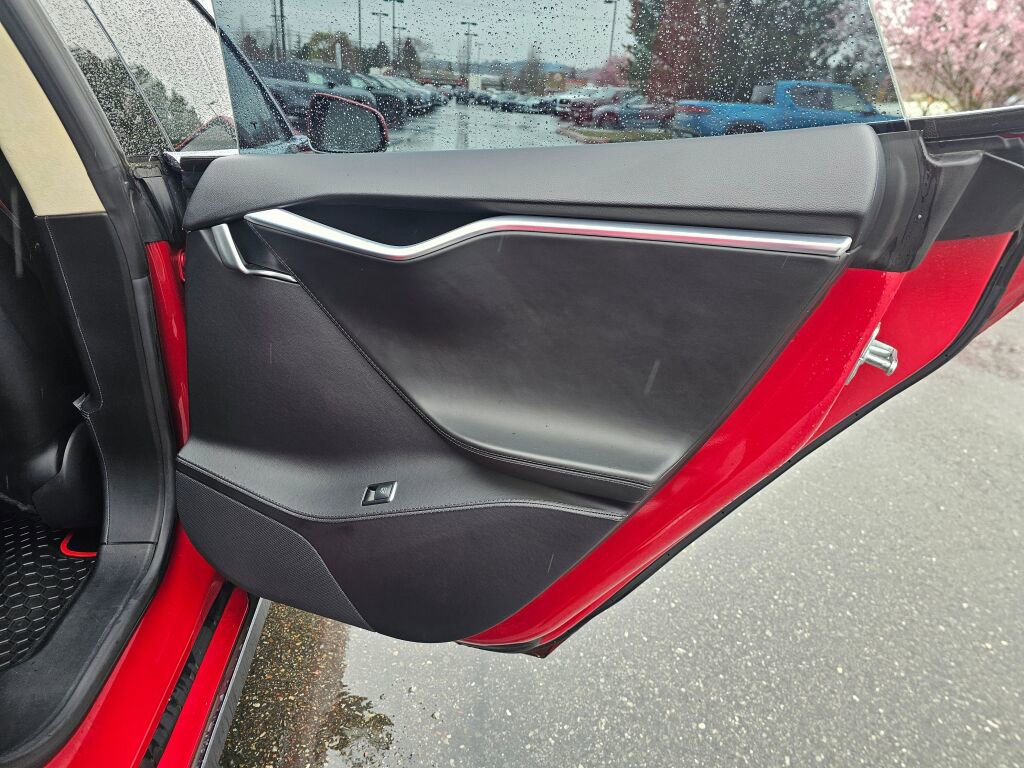 Used 2013 Tesla Model S Performance image 14
