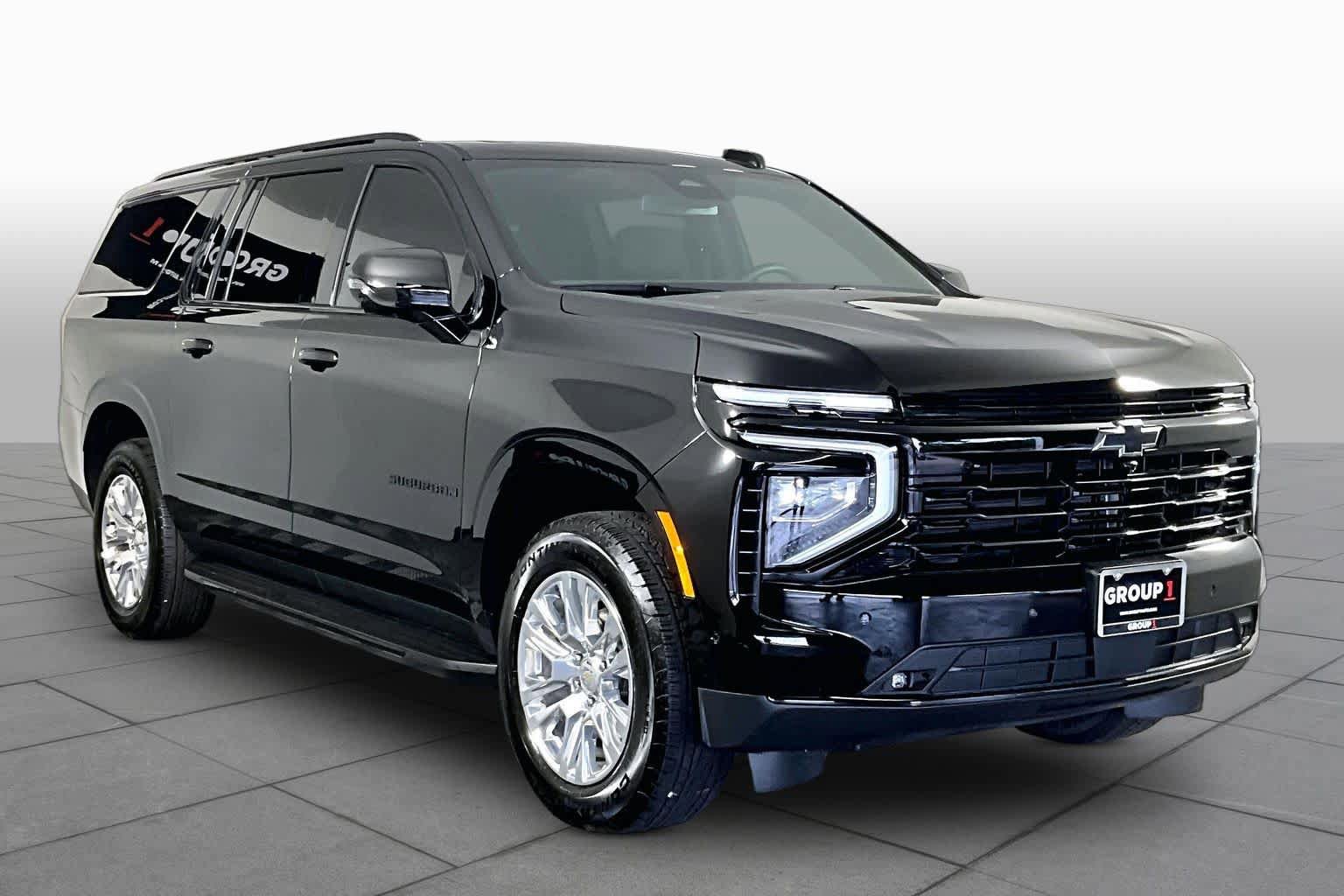 Used 2026 Chevrolet Suburban RST w/ Comfort Package AWD/4WD image 3