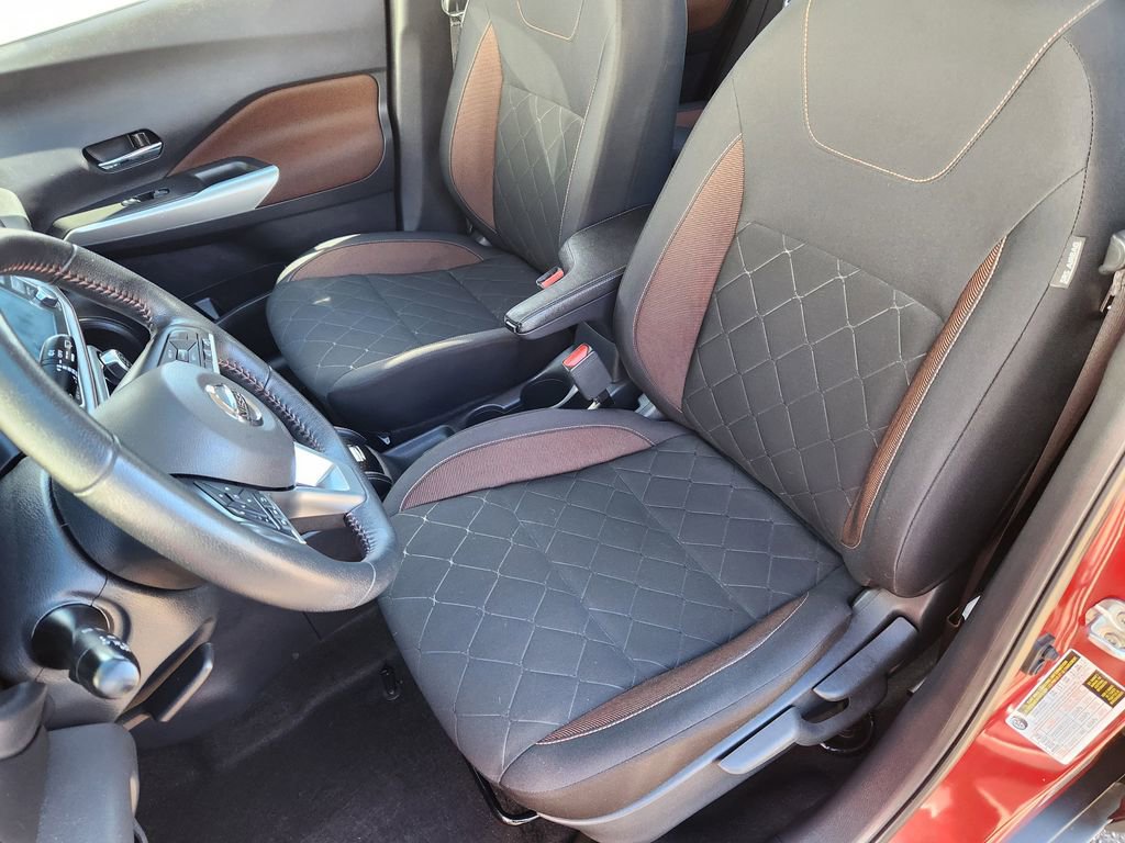 Used 2020 Nissan Kicks SR w/ Exterior Package image 10