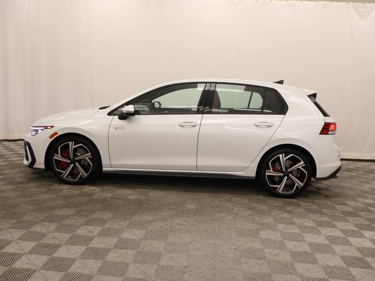 New 2026 Volkswagen Golf SE FWD image 2