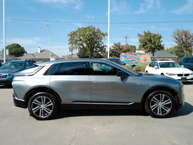 Used 2023 Cadillac Lyriq AWD image 5