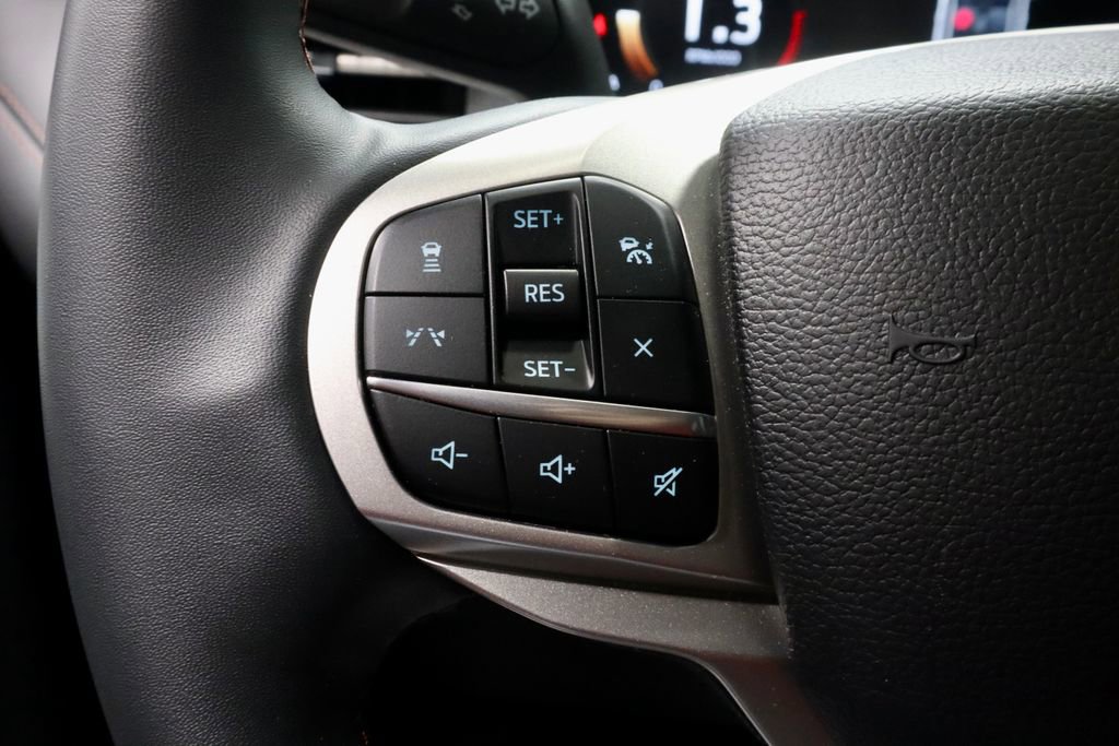Certified 2025 Ford Explorer Active AWD/4WD image 28