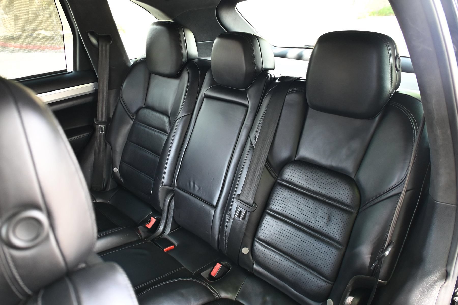 Used 2015 Porsche Cayenne Turbo AWD/4WD image 19