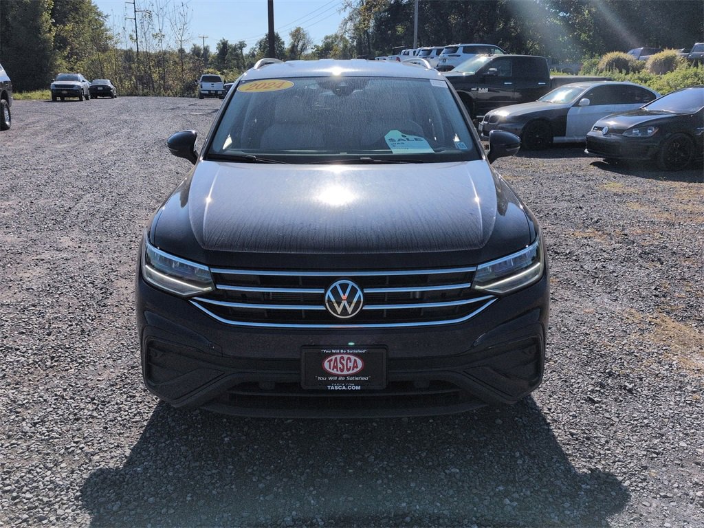 Used 2024 Volkswagen Tiguan SE image 9