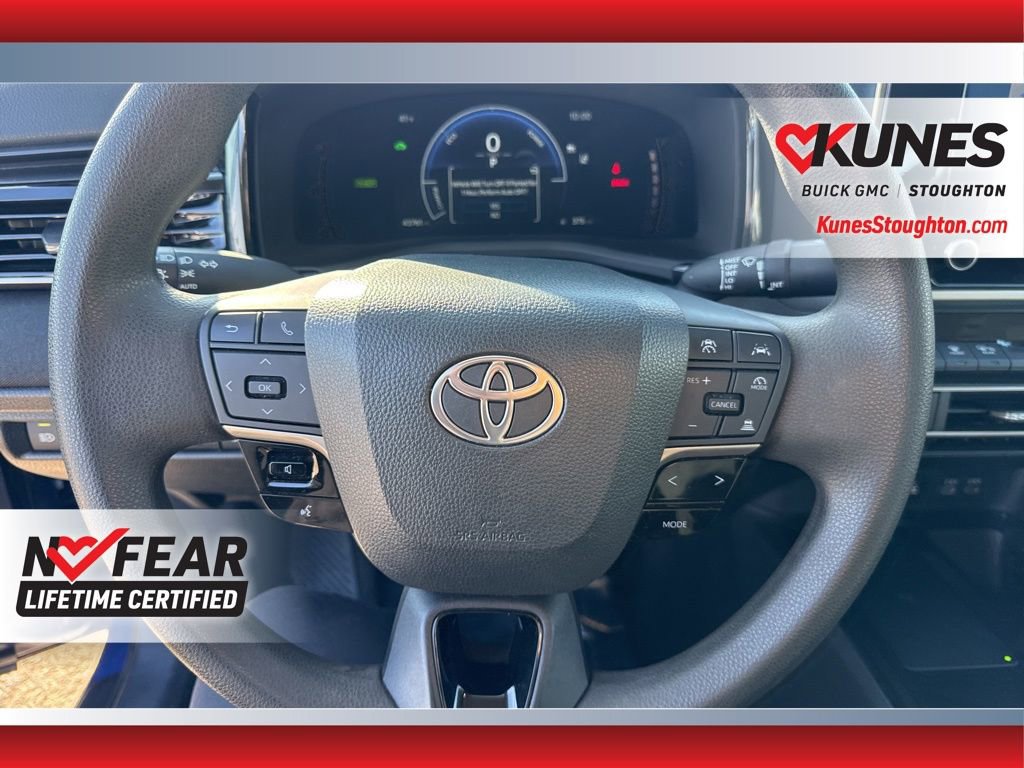 Used 2025 Toyota Camry LE image 23