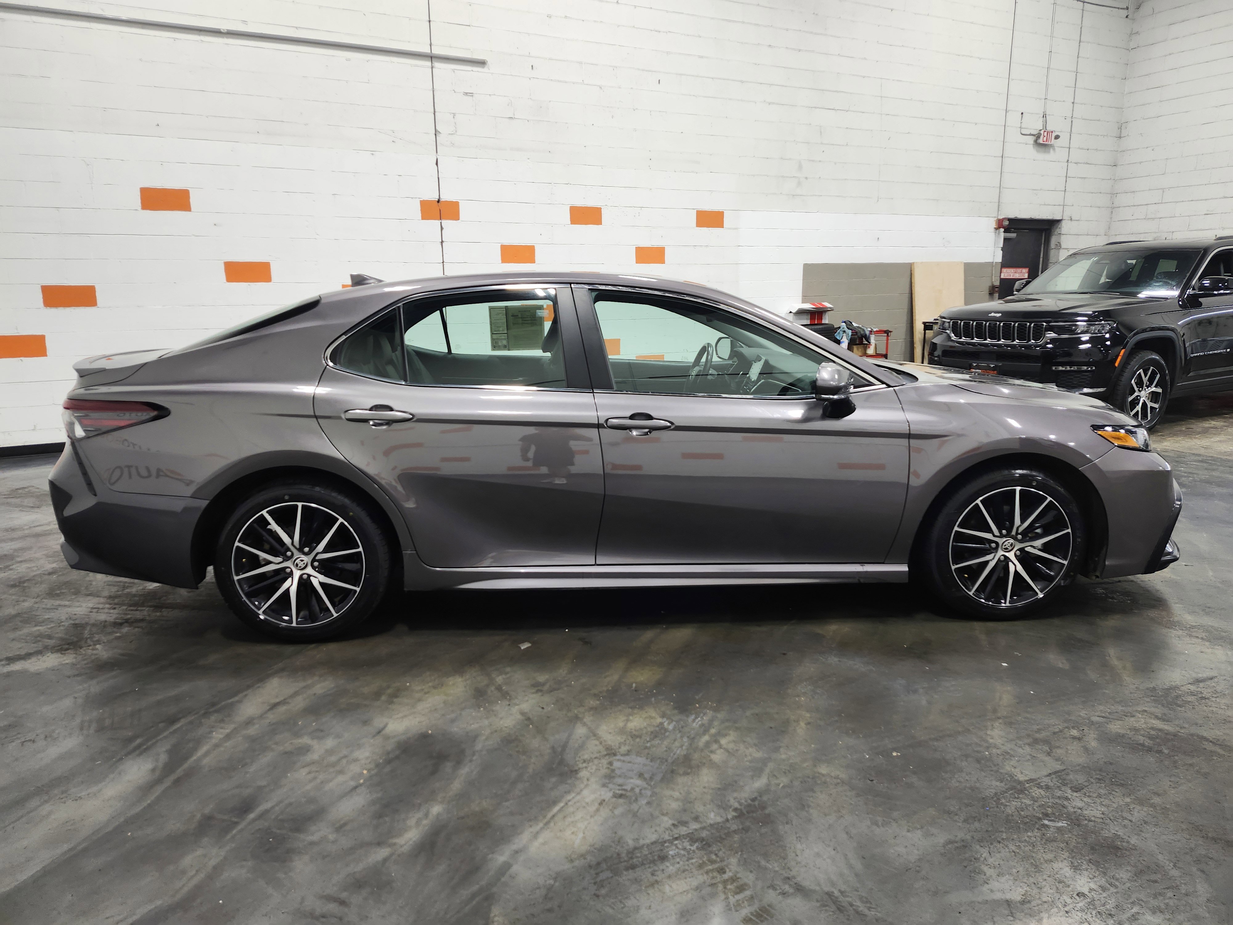 Used 2024 Toyota Camry SE w/ Convenience Package FWD image 11
