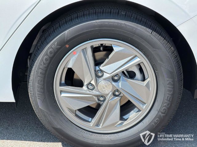 New 2026 Hyundai Elantra SE FWD image 11