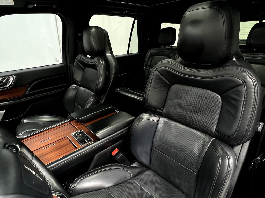Used 2020 Lincoln Navigator Reserve w/ Luxury Package image 15
