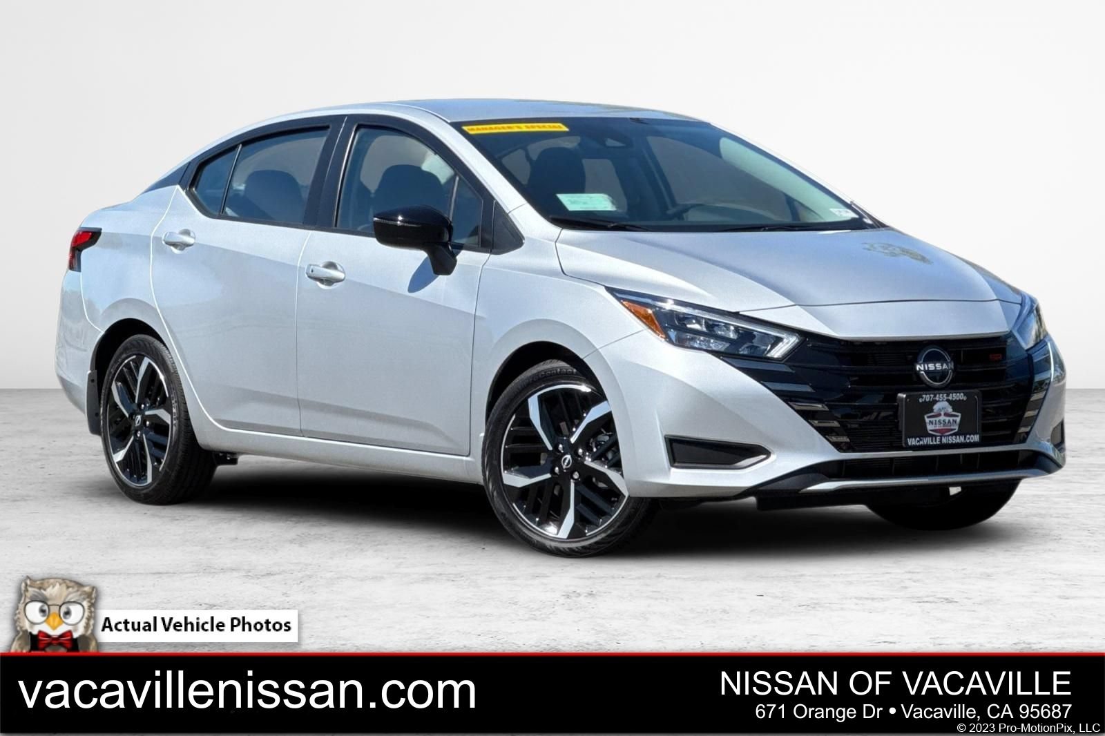 Used 2025 Nissan Versa SR w/ Trunk Package FWD image 1