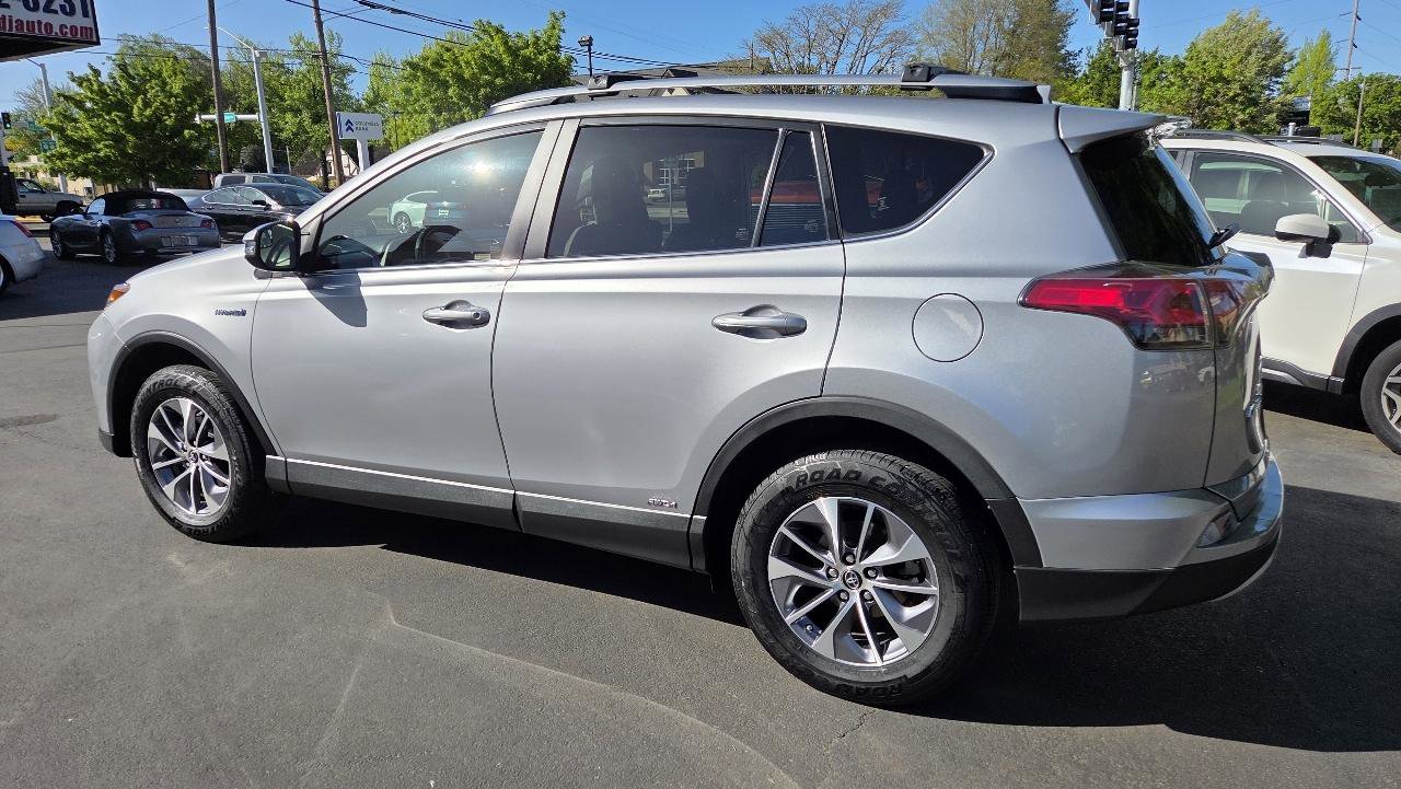 Used 2017 Toyota RAV4 XLE w/ All Weather Liner Package AWD/4WD image 12