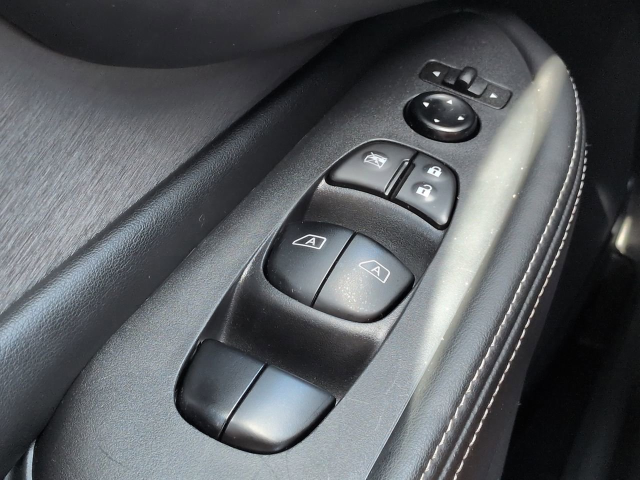 Used 2022 Nissan Murano SV AWD/4WD image 23