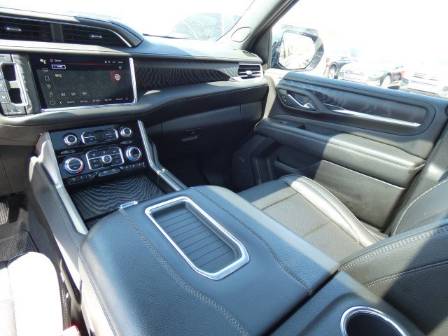 Used 2023 GMC Yukon XL Denali AWD/4WD image 15