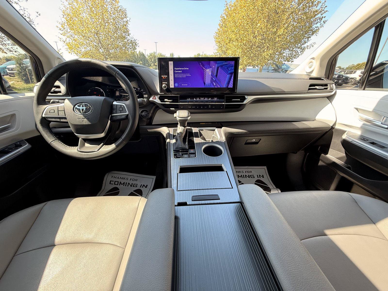 Used 2025 Toyota Sienna XLE w/ XLE Plus Package AWD/4WD image 24