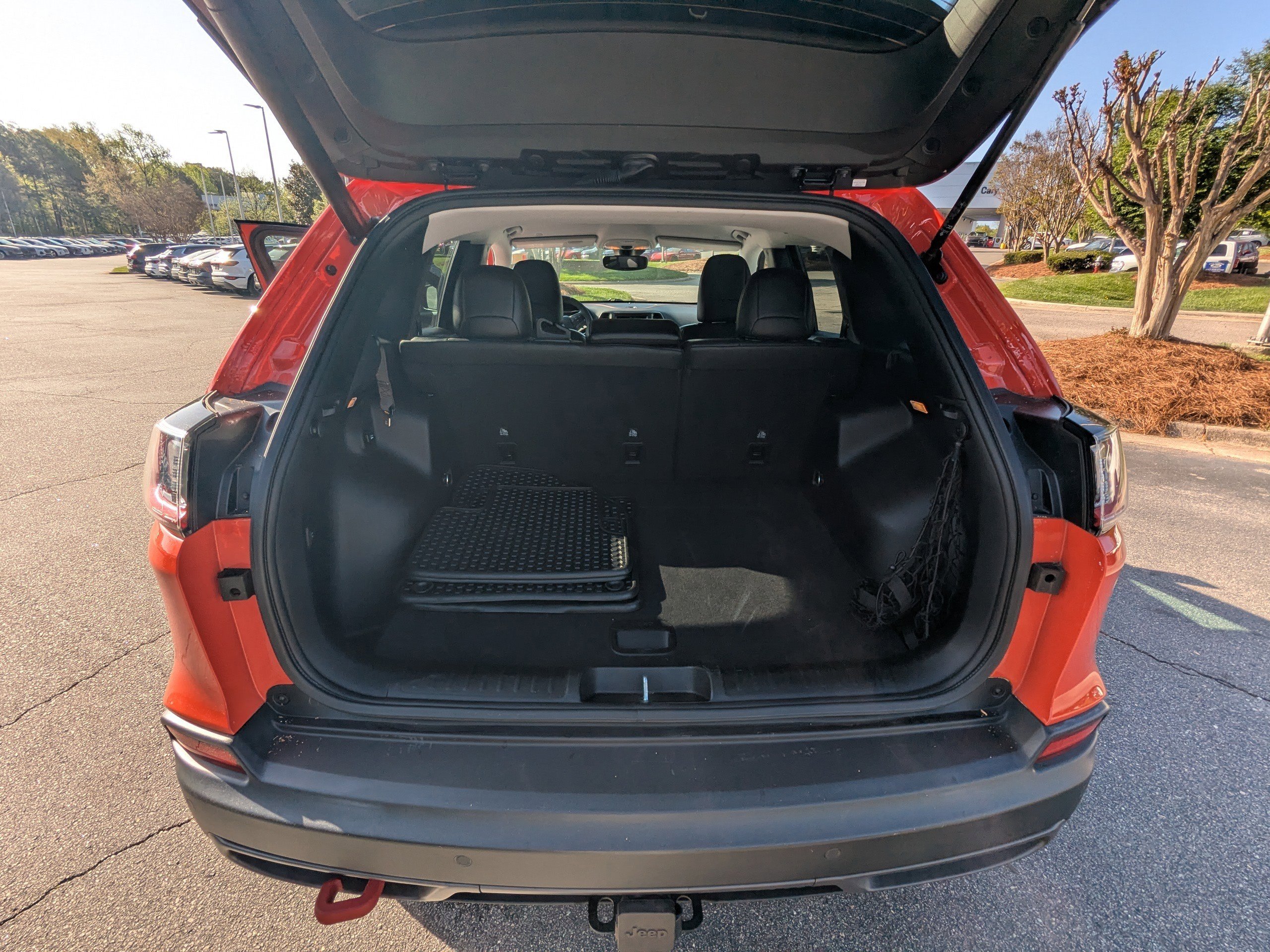 Used 2021 Jeep Cherokee Trailhawk w/ Premium Leather Package image 14