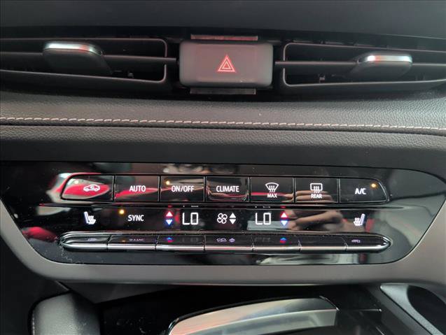 Used 2023 Buick Envision Essence w/ Technology Package I AWD/4WD image 18