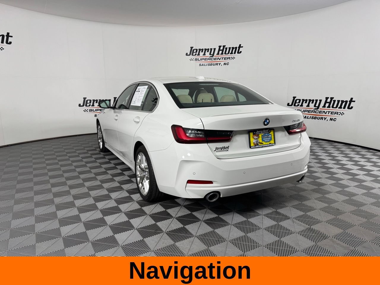 Used 2025 BMW 330i Sedan w/ Convenience Package RWD image 9