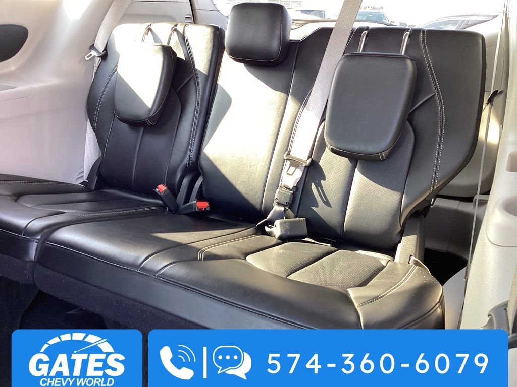 Used 2024 Chrysler Pacifica Touring-L image 15