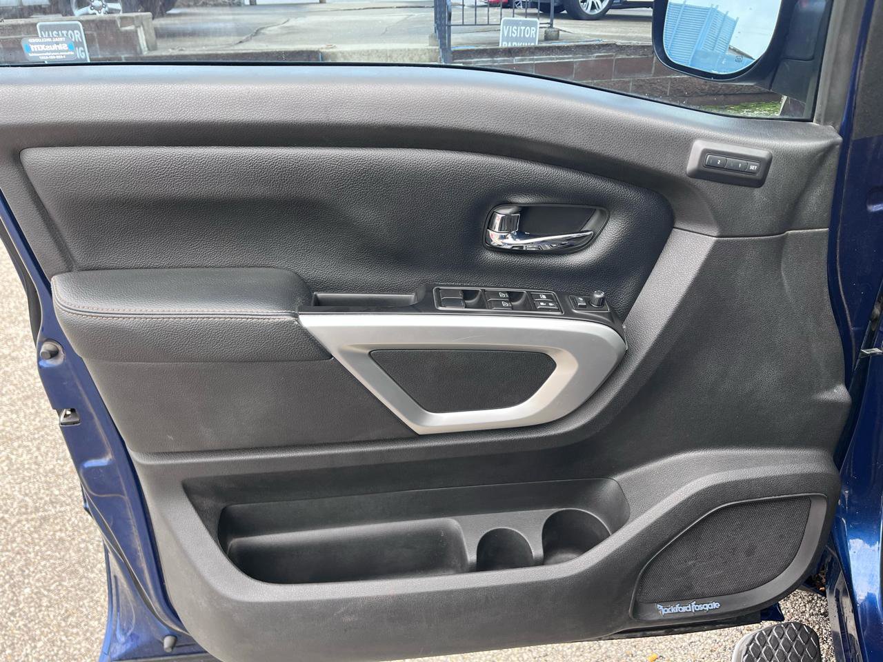 Used 2017 Nissan Titan SL image 23