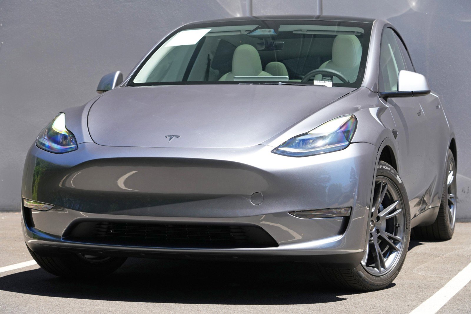 Used 2024 Tesla Model Y Long Range RWD image 3