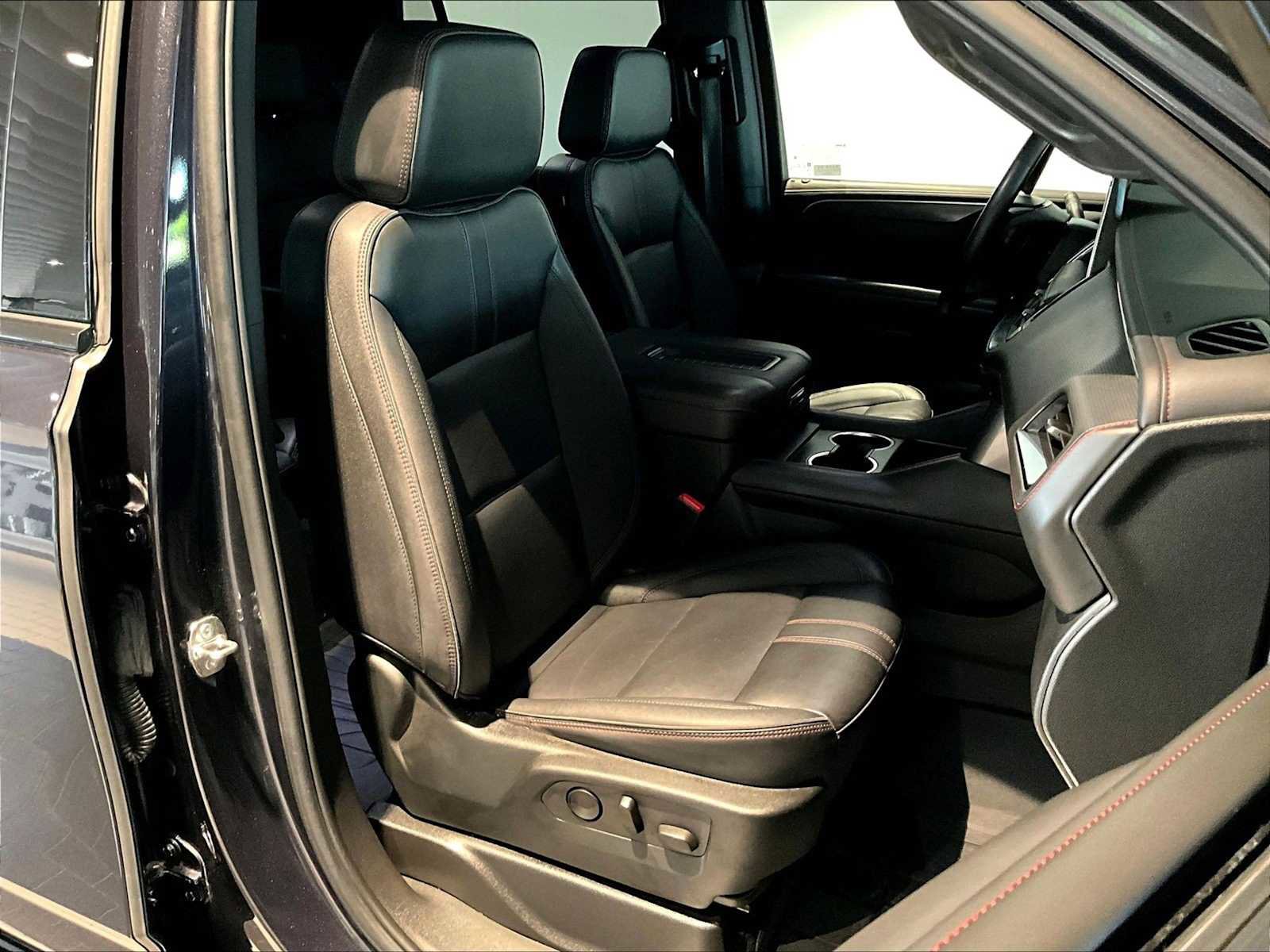 Used 2024 Chevrolet Tahoe RST w/ Luxury Package AWD/4WD image 22