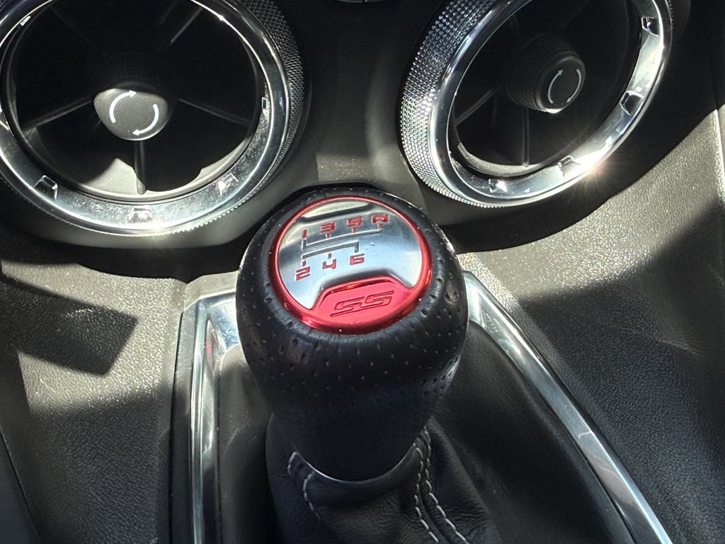 Used 2022 Chevrolet Camaro SS RWD image 16