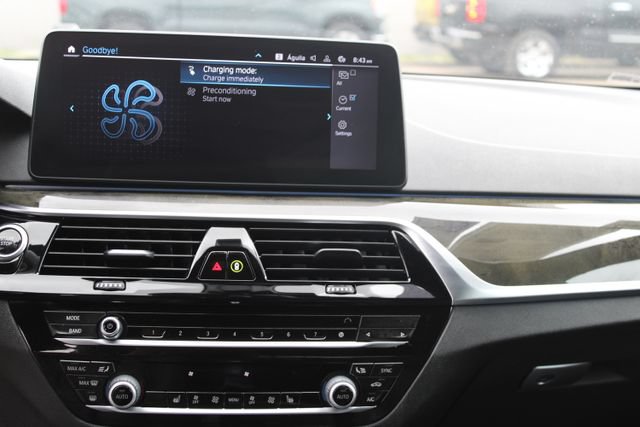 Used 2021 BMW 530e w/ Parking Assistance Package RWD image 14