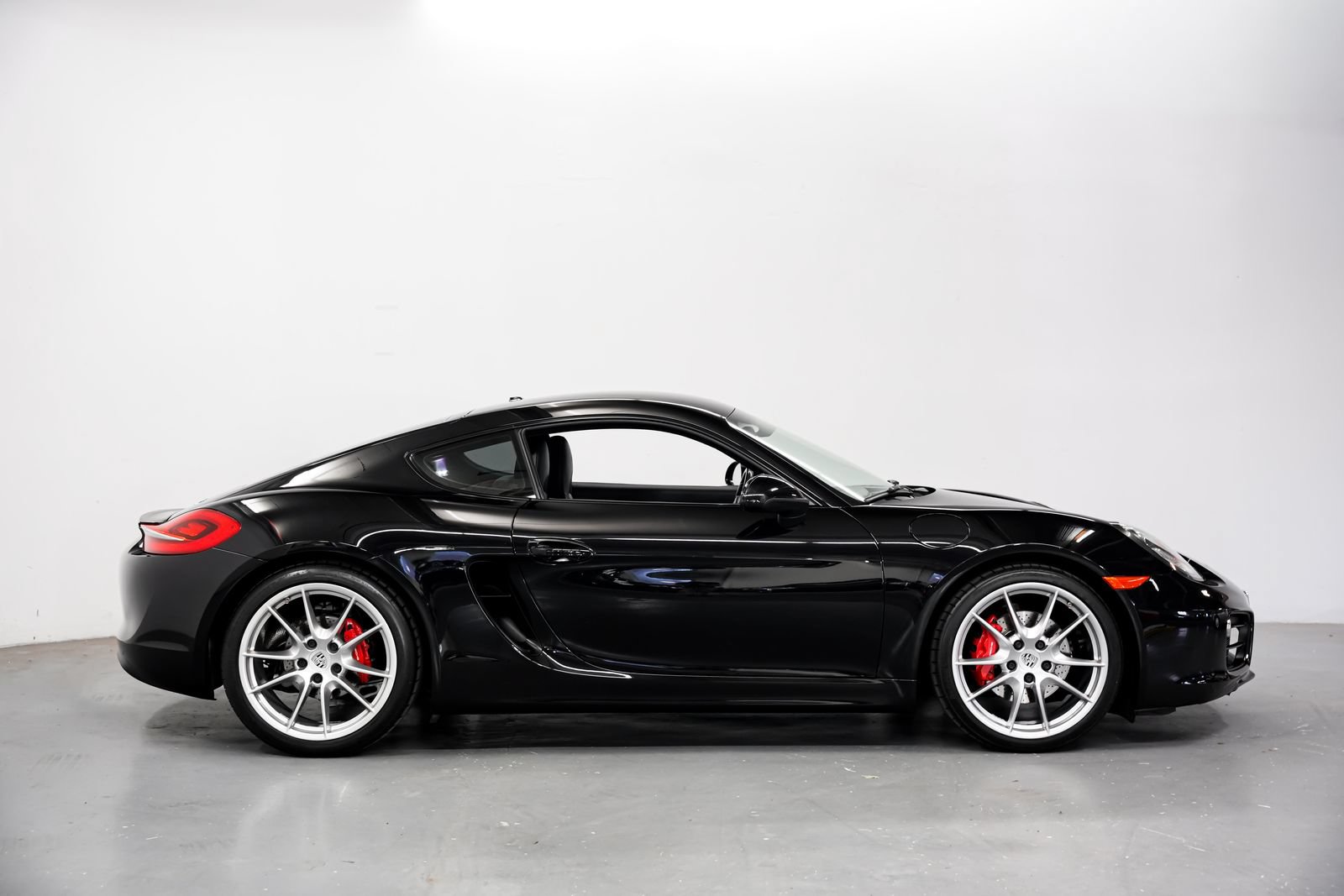 Used 2015 Porsche Cayman S RWD image 2