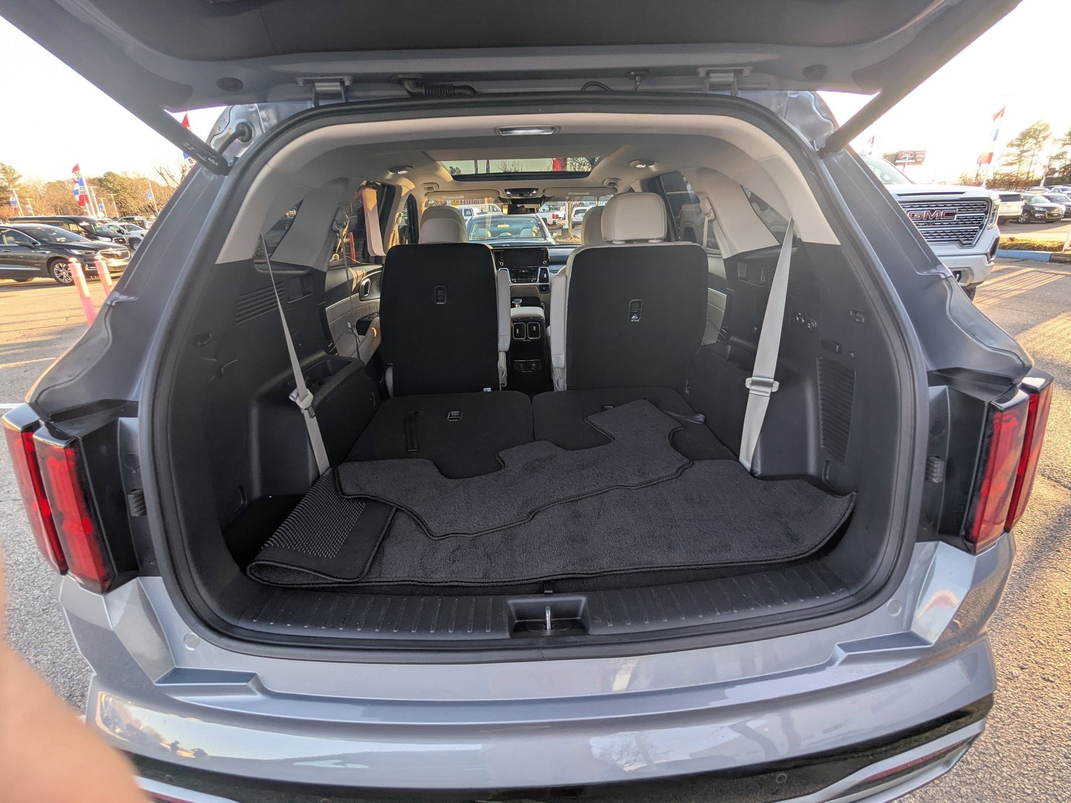 Certified 2023 Kia Sorento SX image 3