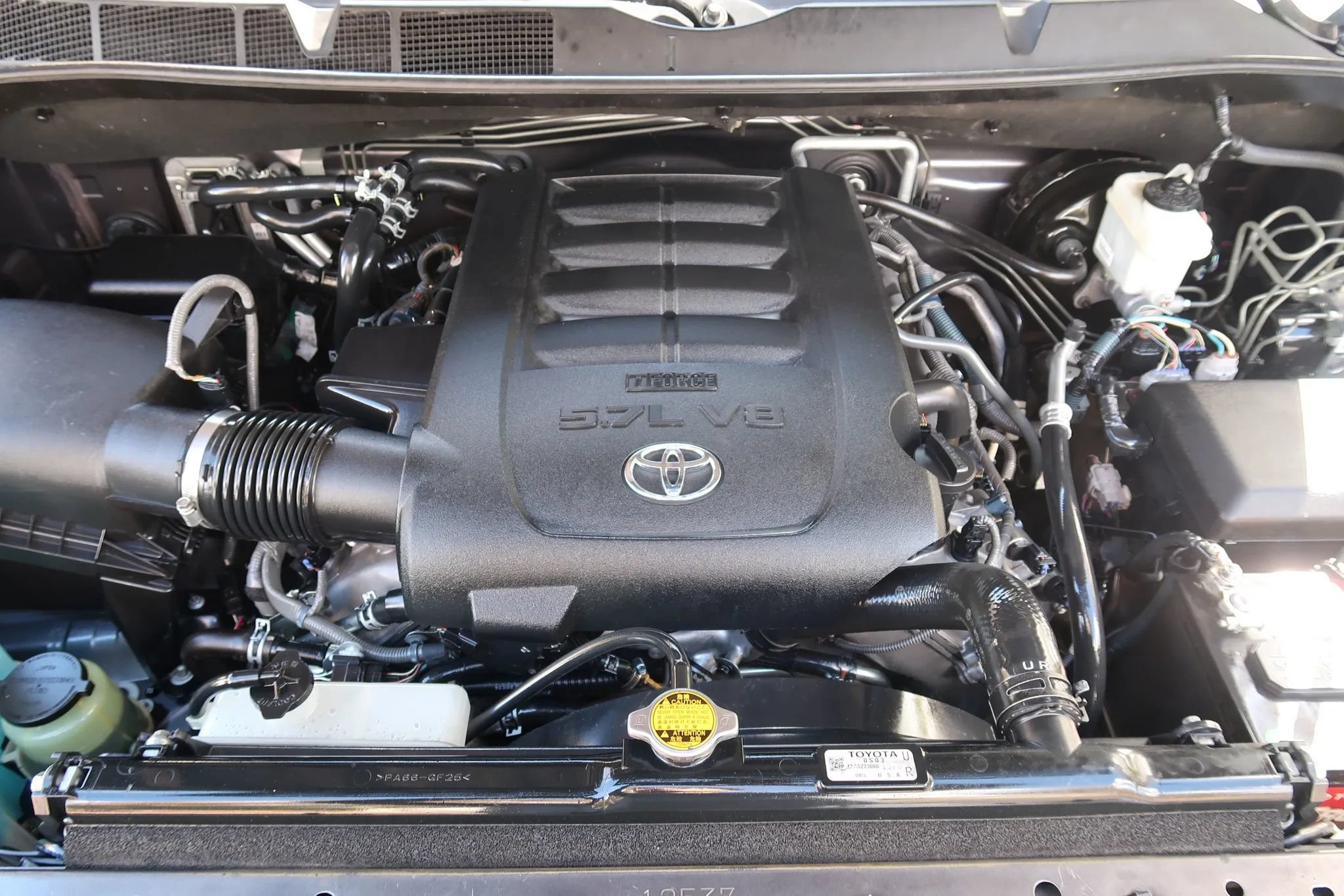 Used 2014 Toyota Sequoia SR5 AWD/4WD image 28