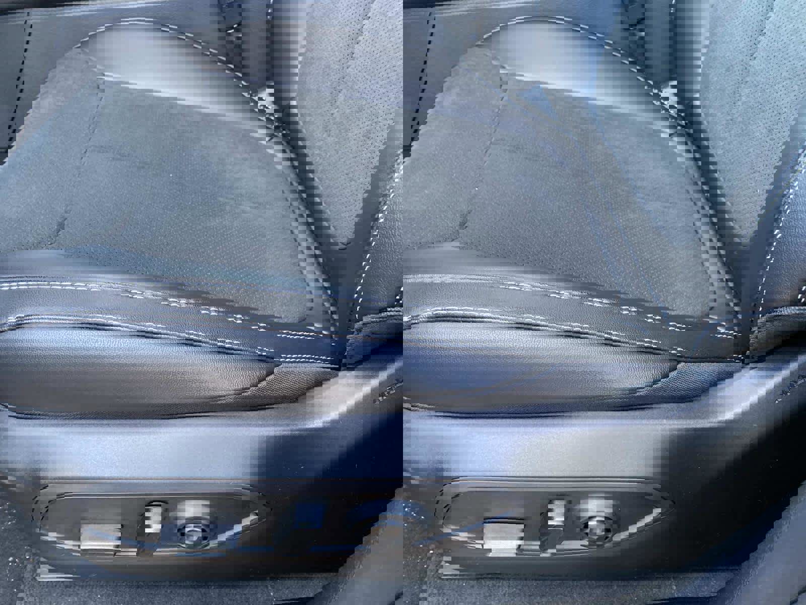 New 2025 Jeep Grand Cherokee Laredo image 11