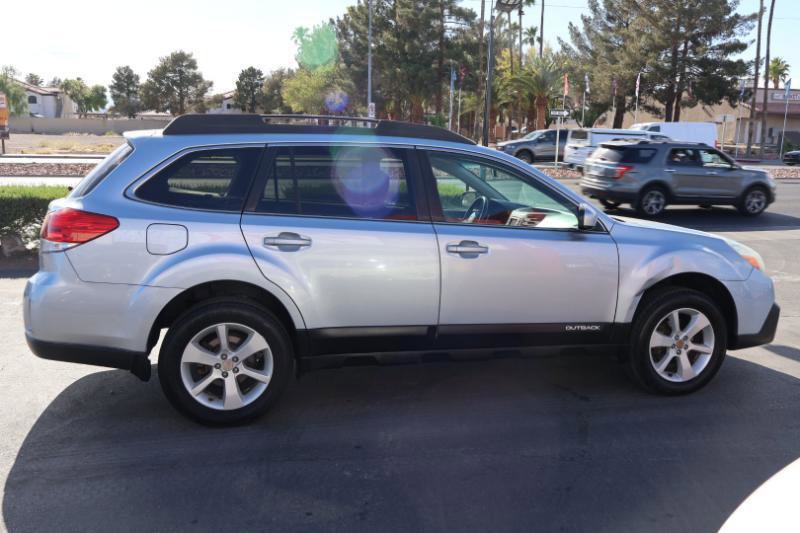 Used 2014 Subaru Outback 2.5i Premium AWD/4WD image 8