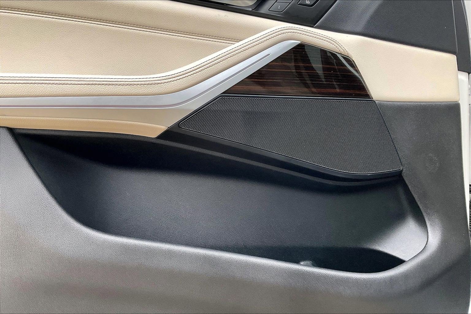 Used 2020 BMW X5 xDrive40i w/ Premium Package image 15