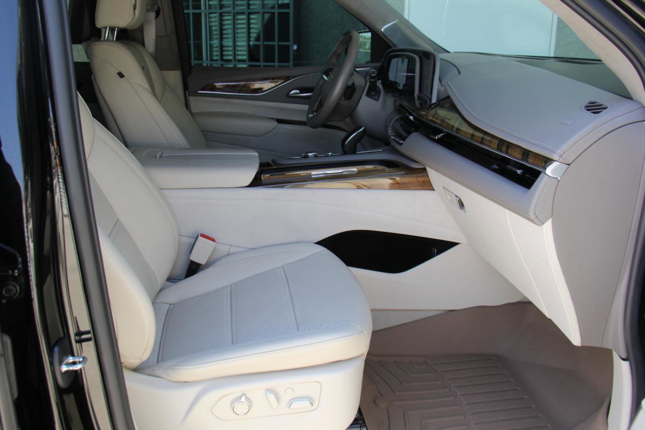 Used 2023 Cadillac Escalade ESV Sport Platinum AWD/4WD image 42