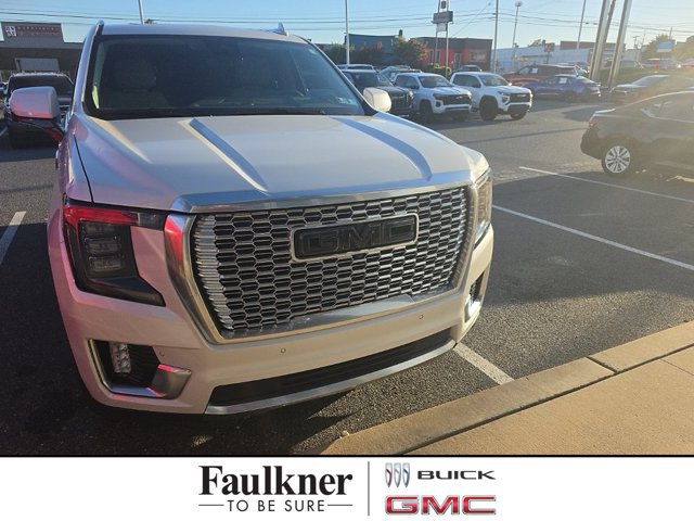 Used 2024 GMC Yukon Denali w/ Advanced Technology Package AWD/4WD image 1