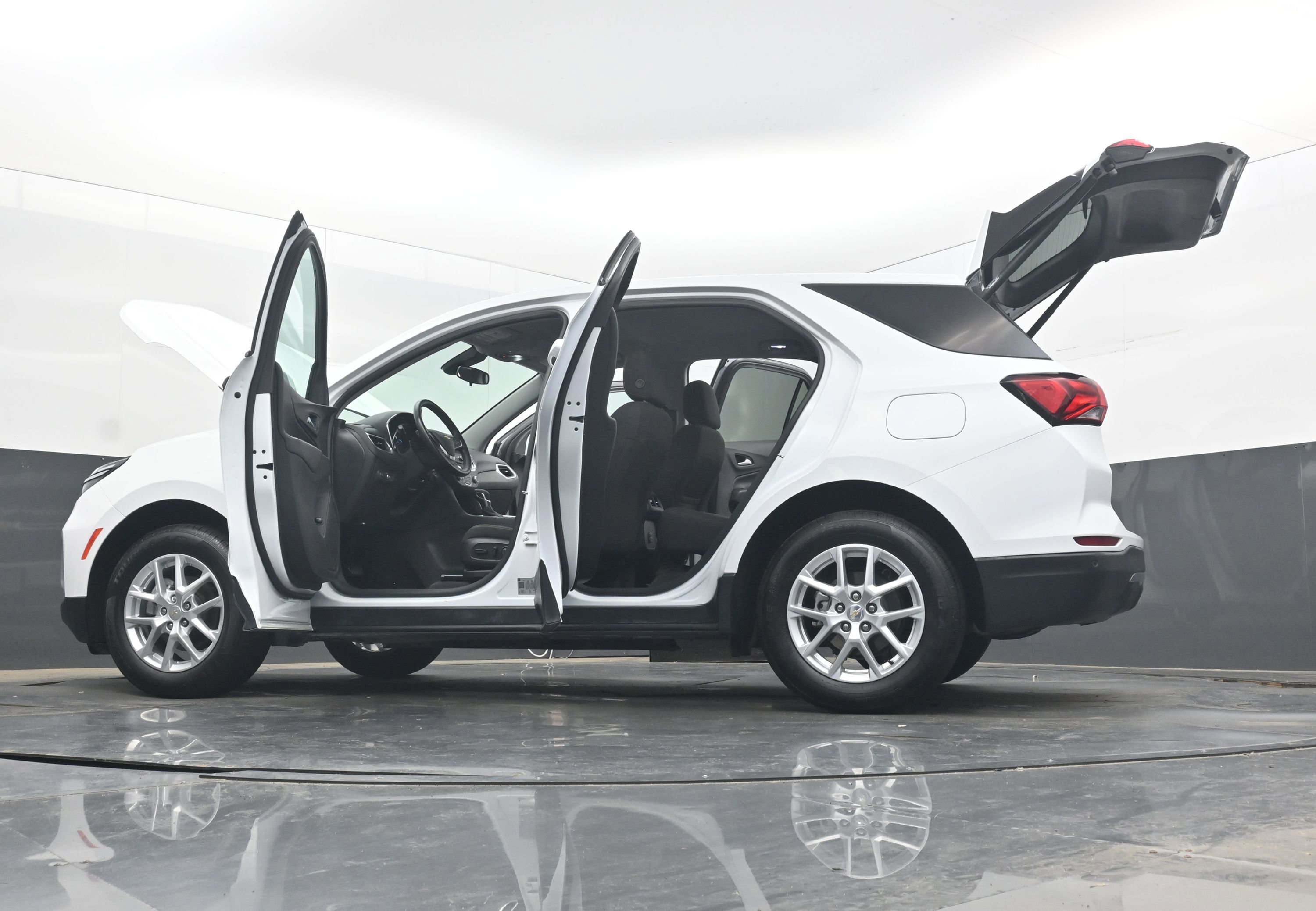 Used 2024 Chevrolet Equinox LT AWD/4WD image 44
