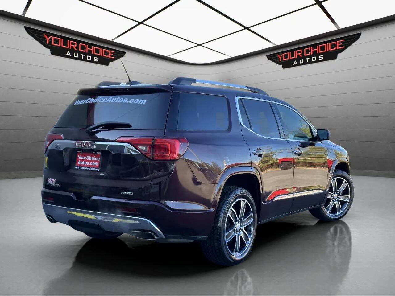 Used 2017 GMC Acadia Denali w/ Technology Package image 9