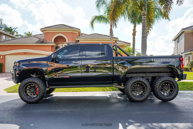 Used 2019 Chevrolet Silverado 1500 High Country w/ Technology Package AWD/4WD image 3