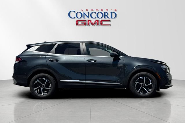 Used 2023 Kia Sportage LX AWD/4WD image 3
