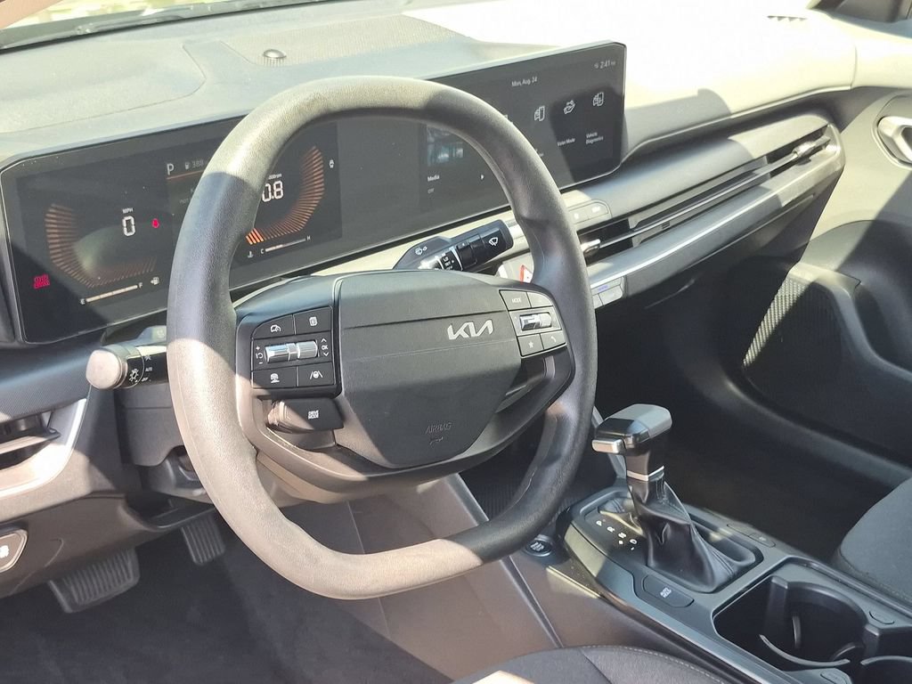 Used 2025 Kia K4 FWD image 15
