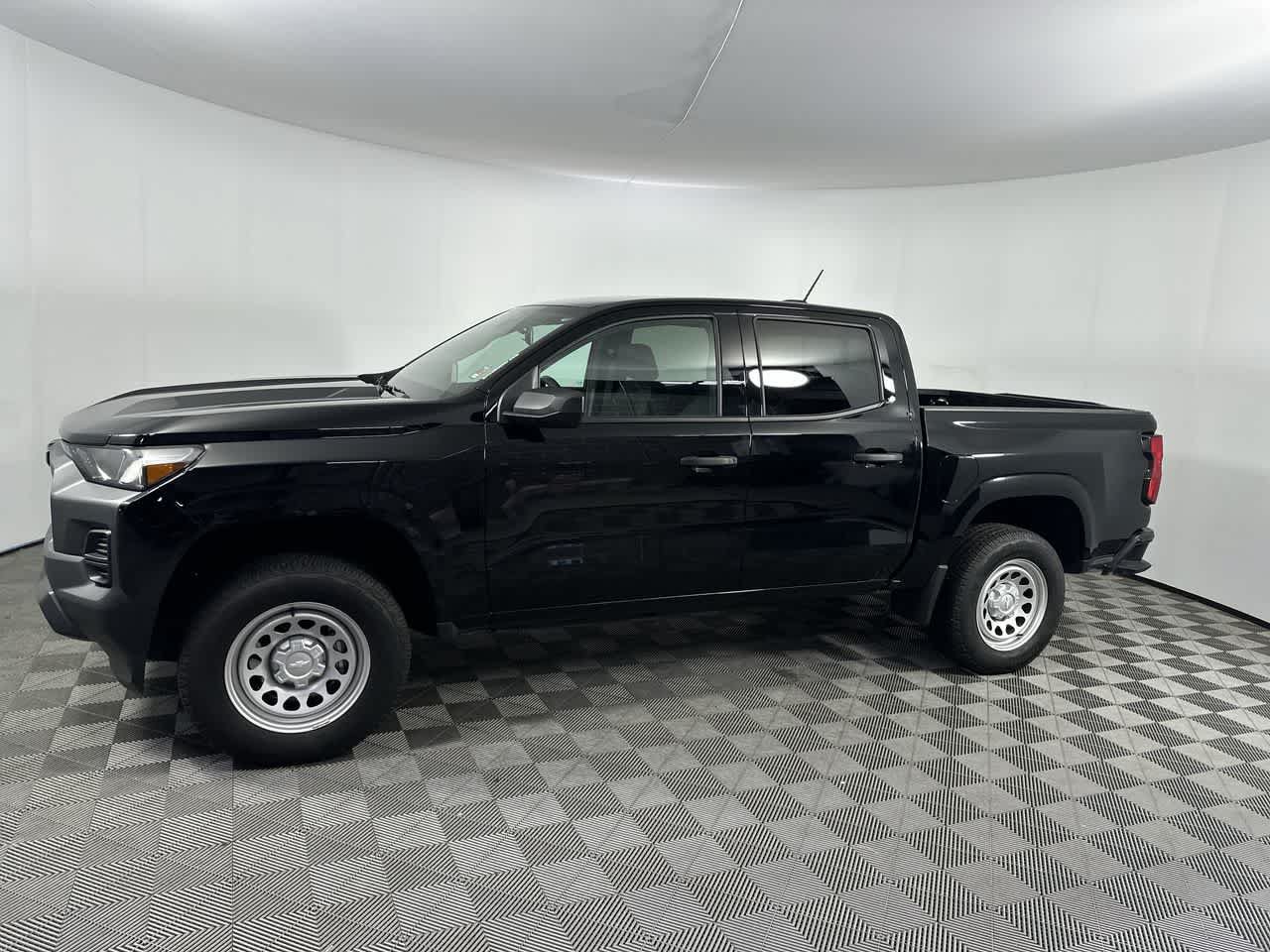 Used 2026 Chevrolet Colorado W/T RWD image 5