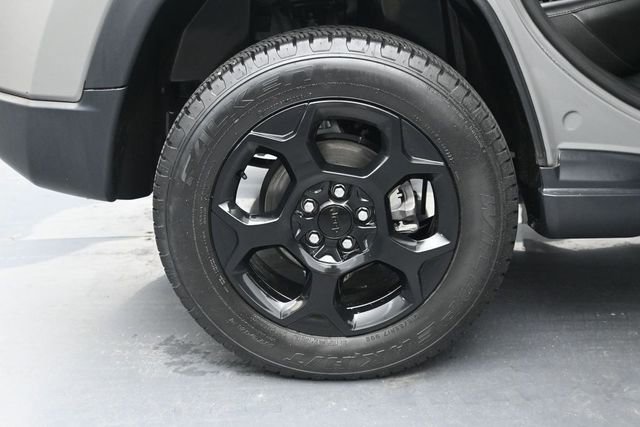 Used 2023 Jeep Compass Trailhawk AWD/4WD image 35