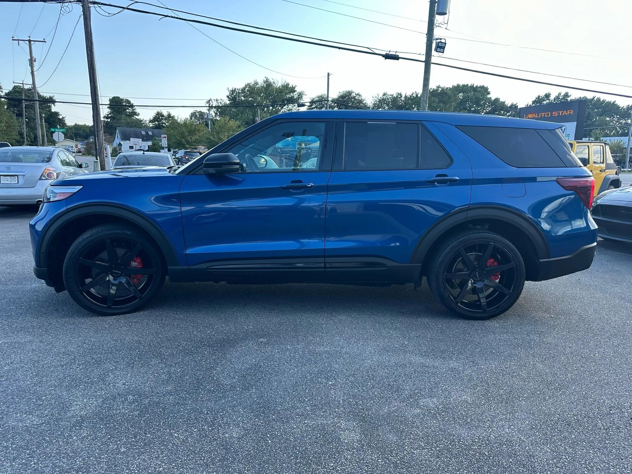 Used 2021 Ford Explorer ST w/ Equipment Group 401A image 6