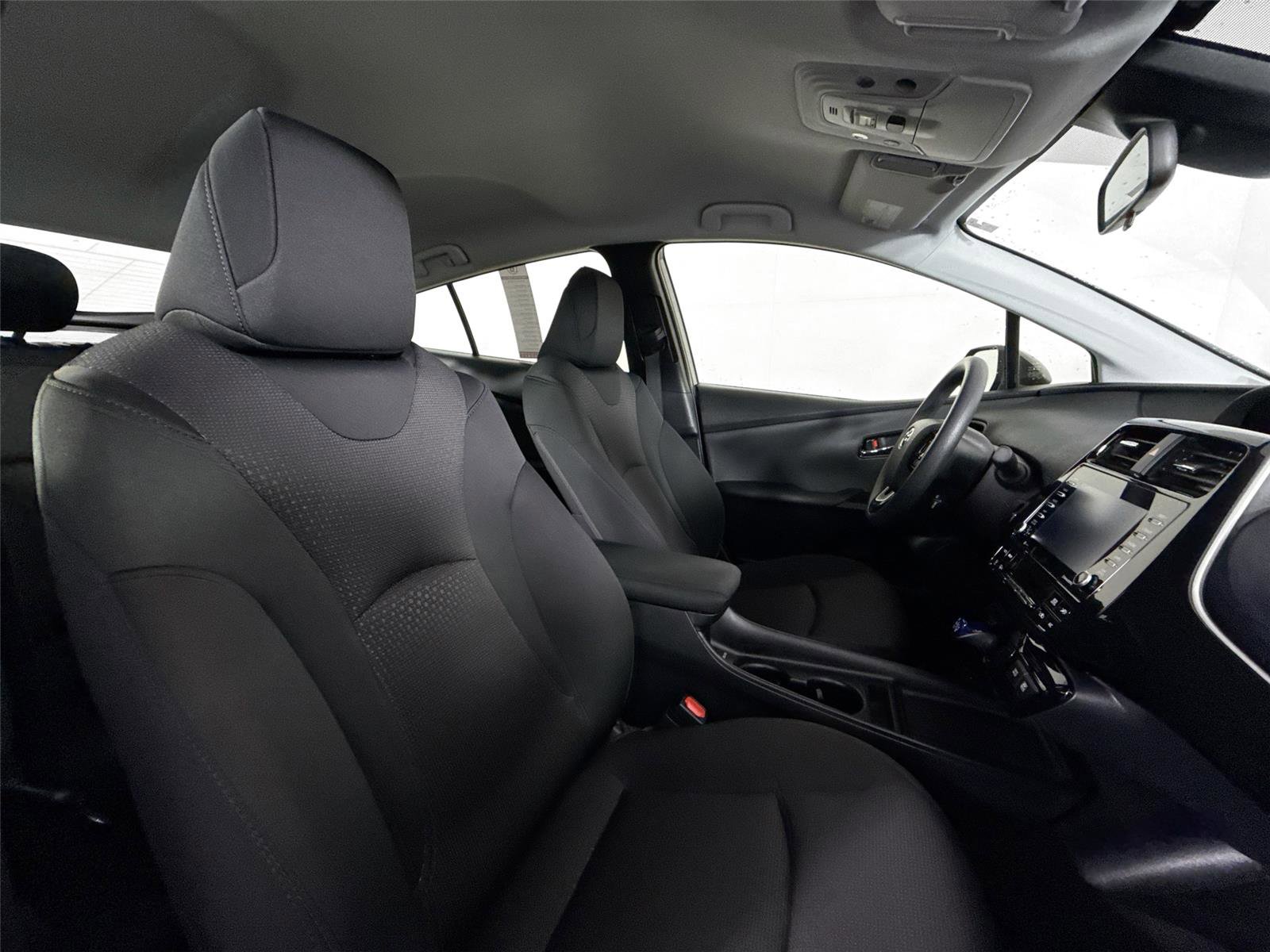 Certified 2022 Toyota Prius LE image 37