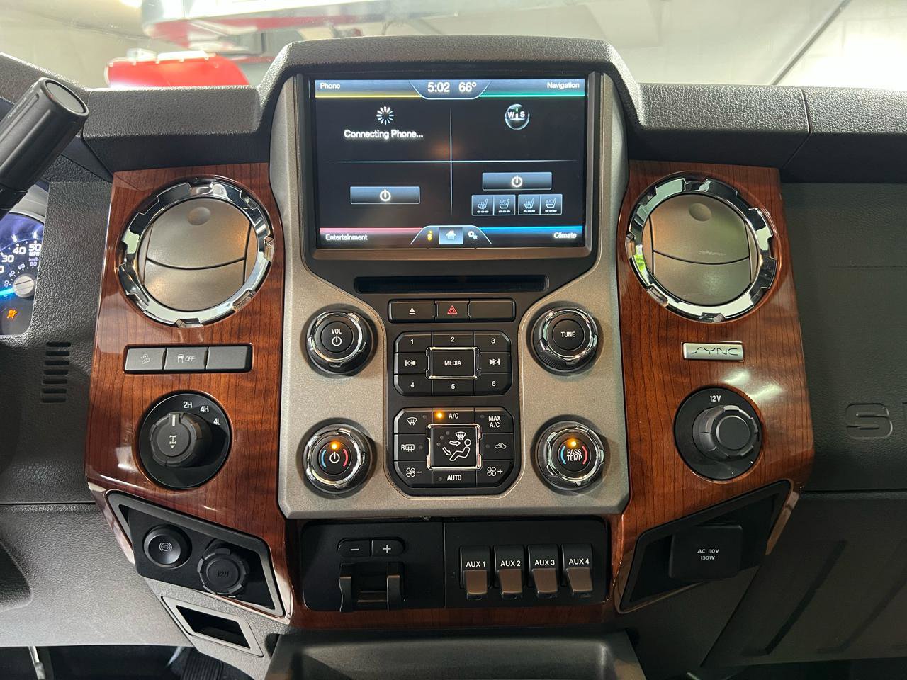 Used 2016 Ford F350 King Ranch w/ King Ranch w/Chrome Package AWD/4WD image 27