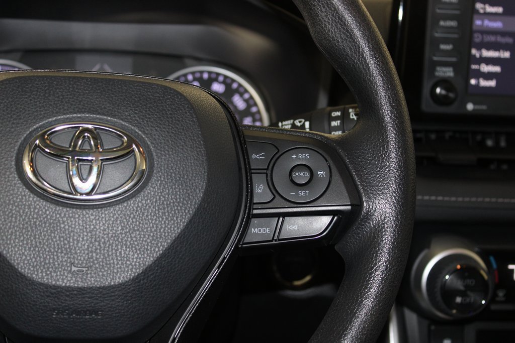 Used 2021 Toyota RAV4 XLE image 19
