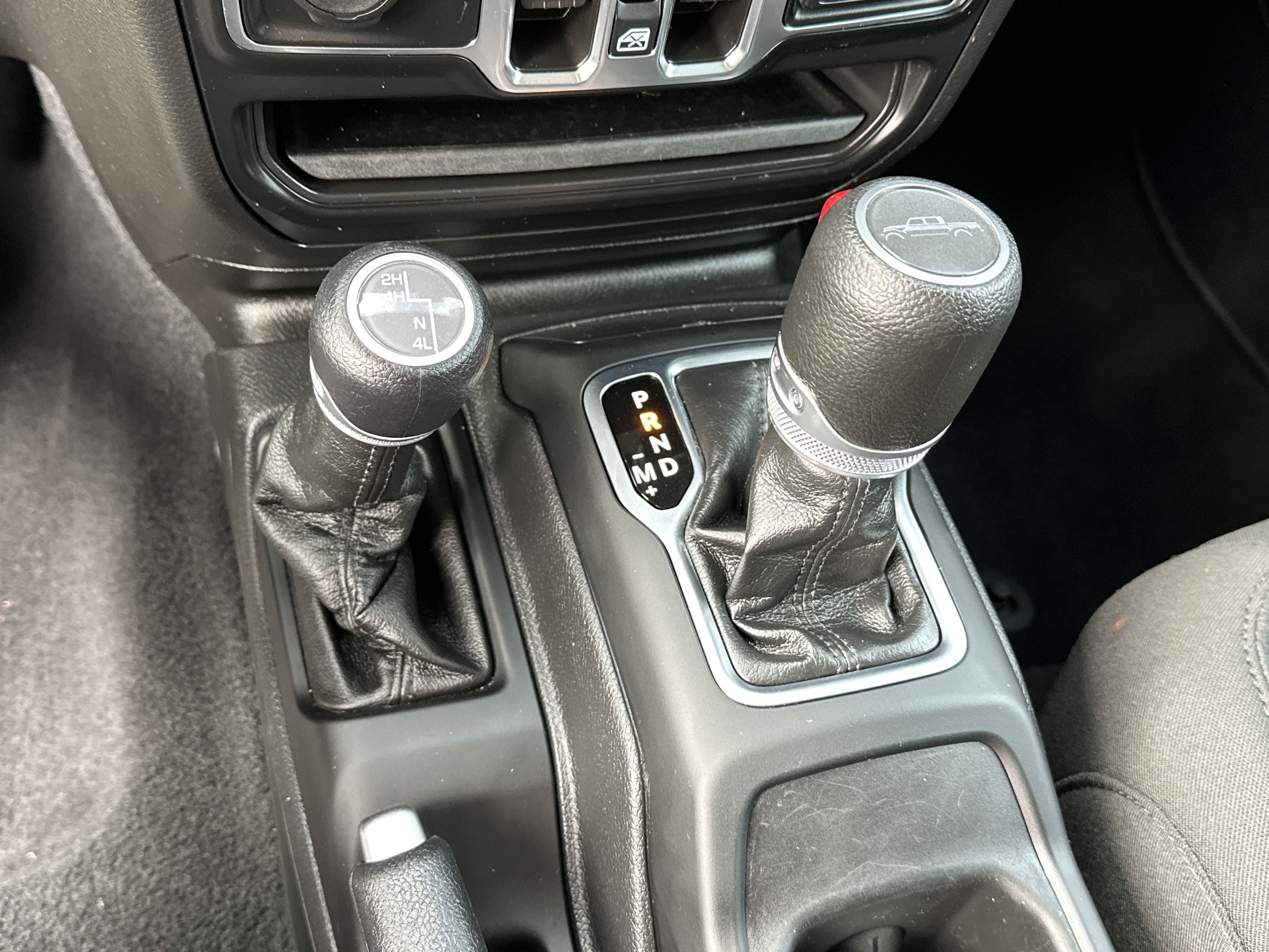 Used 2023 Jeep Gladiator Sport AWD/4WD image 24